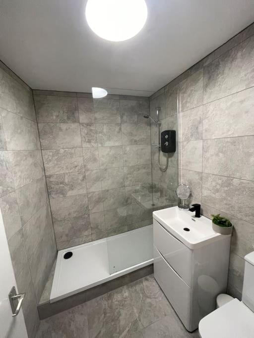 Modern 2 Bedroom City Apartment Glasgow Eksteriør bilde