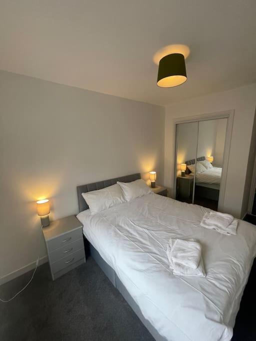 Modern 2 Bedroom City Apartment Glasgow Eksteriør bilde