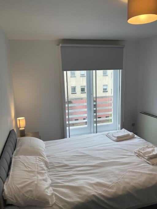Modern 2 Bedroom City Apartment Glasgow Eksteriør bilde